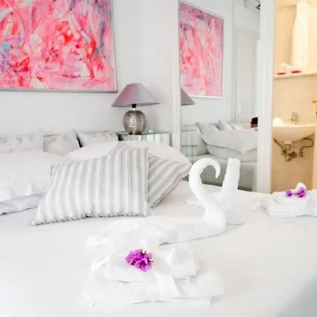 Old Town Next To The 2 Daire Dubrovnik