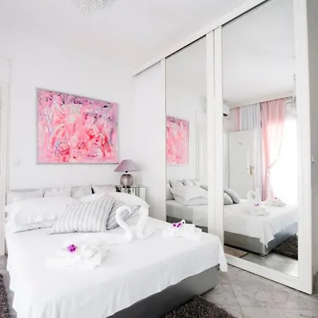 Old Town Next To The 2 Daire *