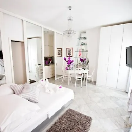 Old Town Next To The 2 アパート ドゥブロブニク