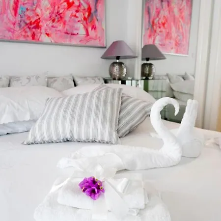 Old Town Next To The 2 * ドゥブロブニク