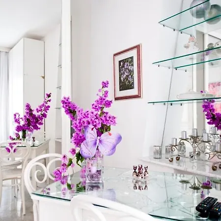 Old Town Next To The 2 アパート