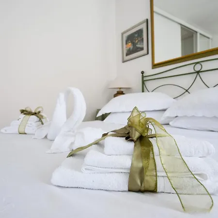 Old Town Next To The 2 ドゥブロブニク