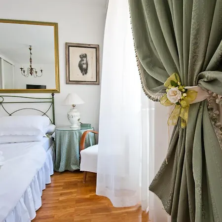 Old Town Next To The 2 アパート